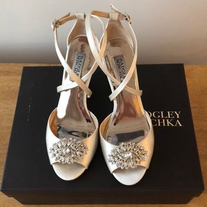 Badgley Mischka Abigail Ivory Wedges